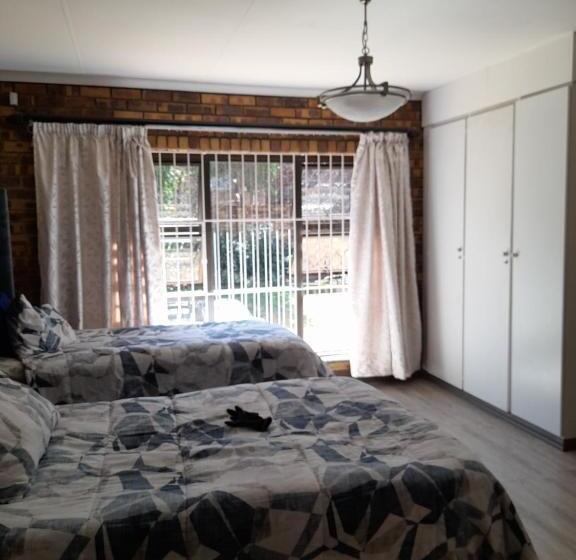 膳宿费 Chappel Hide Out