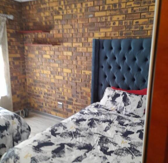 膳宿费 Chappel Hide Out