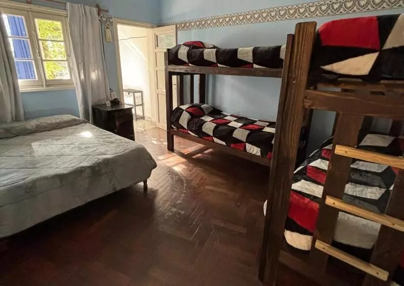 ペンション Hostel Mendosol