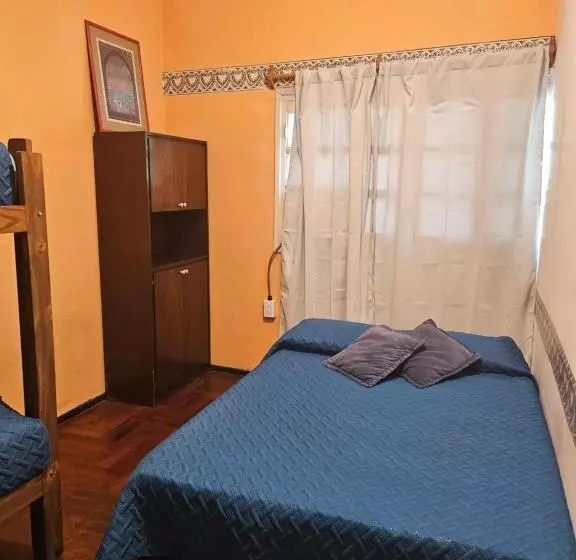 ペンション Hostel Mendosol