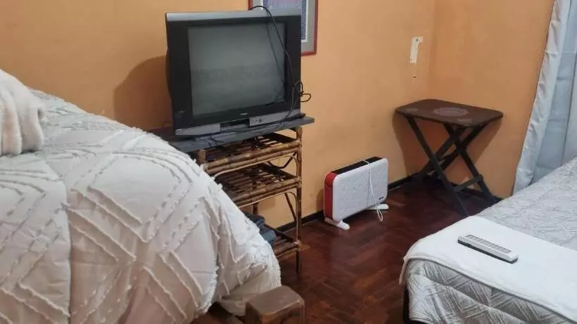 ペンション Hostel Mendosol