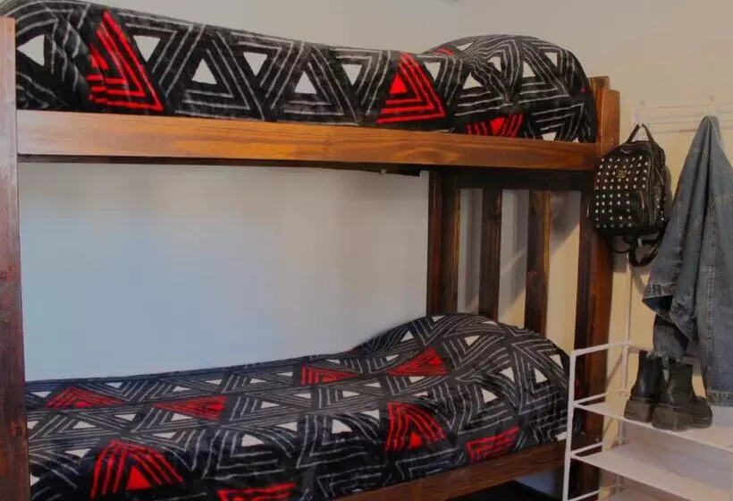 ペンション Hostel Mendosol