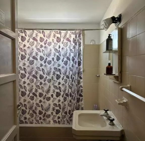 ペンション Hostel Mendosol