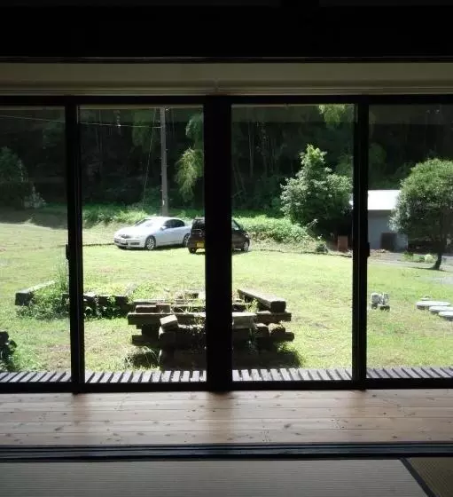 ペンション Hostel+cafe たね