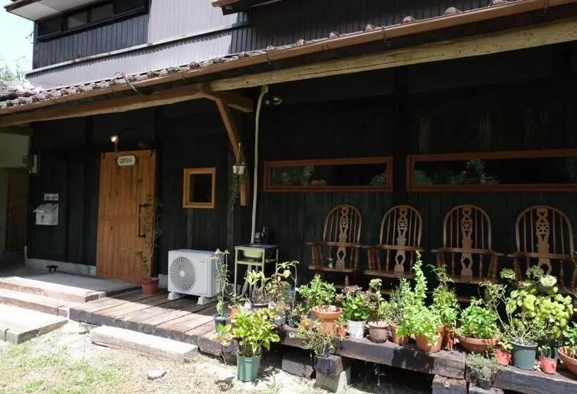 ペンション Hostel+cafe たね