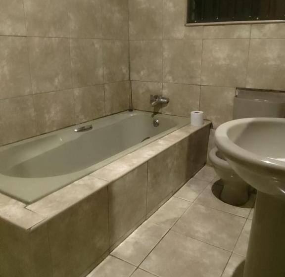 פנסיון Kathorus Short Term Rentals