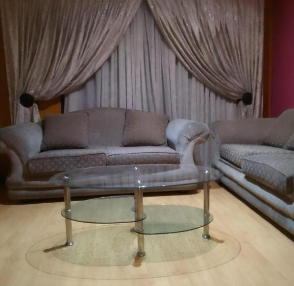 פנסיון Kathorus Short Term Rentals