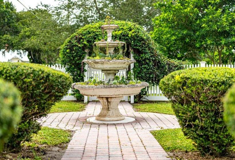 پانسیون Noi Nest Home + Pool + Suites