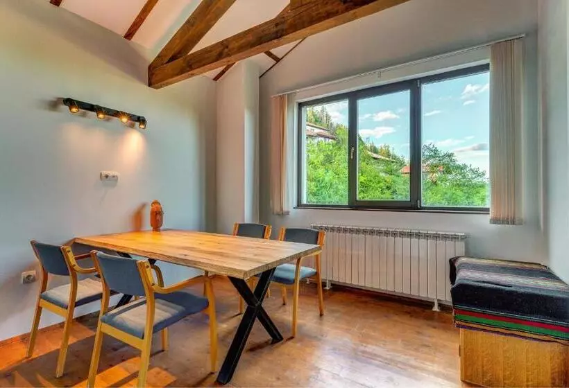 ペンション The Pine Levochevo   Guesthouse And Coworking Space