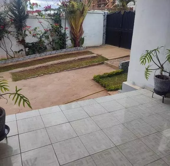 پانسیون Villa Saphira