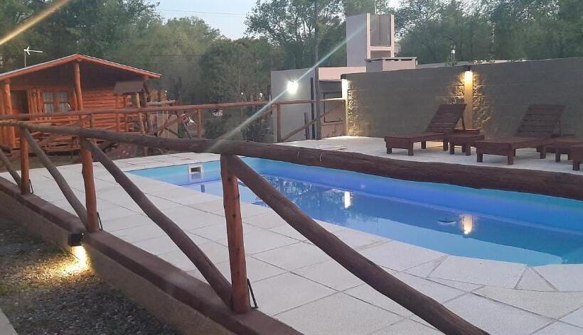 ユースホステル Cabañas Samay