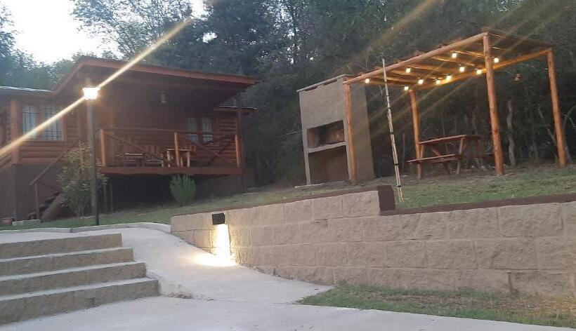 ユースホステル Cabañas Samay