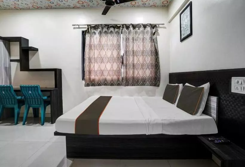 Collection O Hotel Atharva Lodging And Boarding