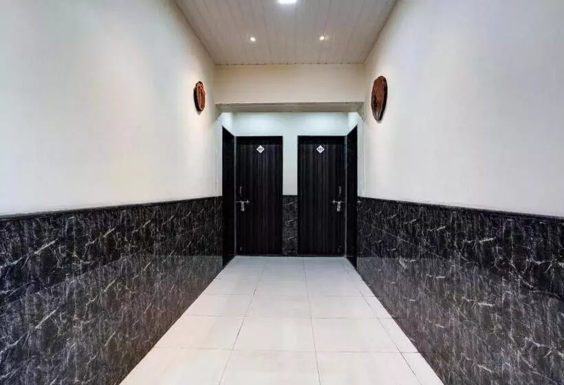 Collection O Hotel Atharva Lodging And Boarding