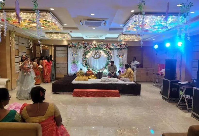 Country Green Hotel & Banquet