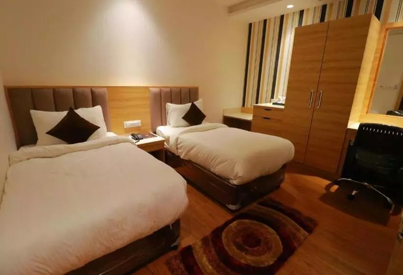 Country Green Hotel & Banquet