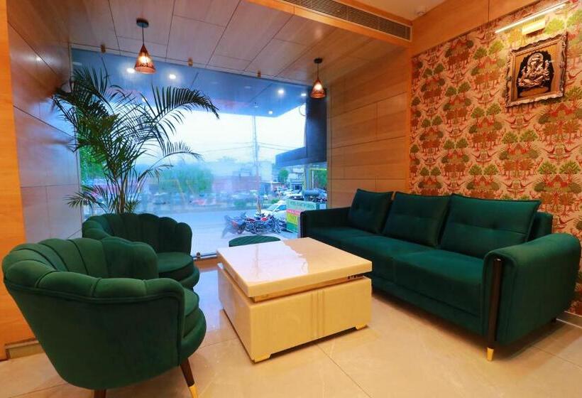 Country Green Hotel & Banquet