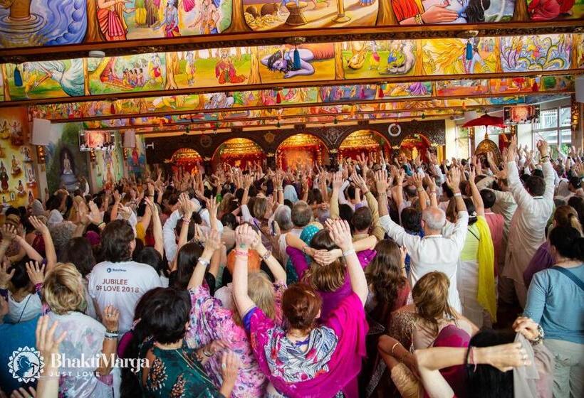בית מלון כפרי Hindu Monastery Shree Peetha Nilaya Ashram