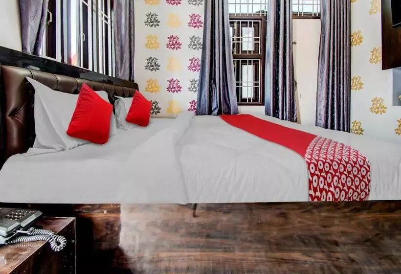Hotelli Oyo Flagship 81130 Vanya Guest House