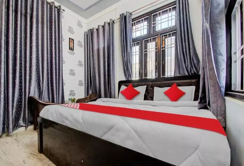 Hotelli Oyo Flagship 81130 Vanya Guest House