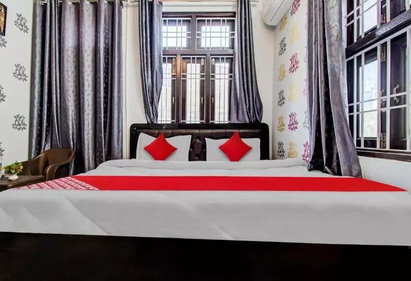 Hotelli Oyo Flagship 81130 Vanya Guest House