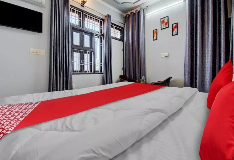 Hotelli Oyo Flagship 81130 Vanya Guest House