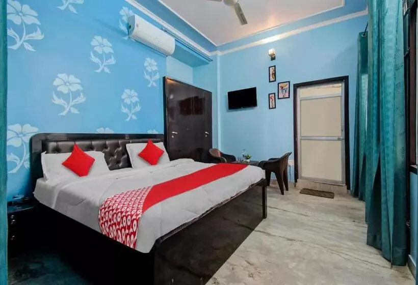 Hotelli Oyo Flagship 81130 Vanya Guest House