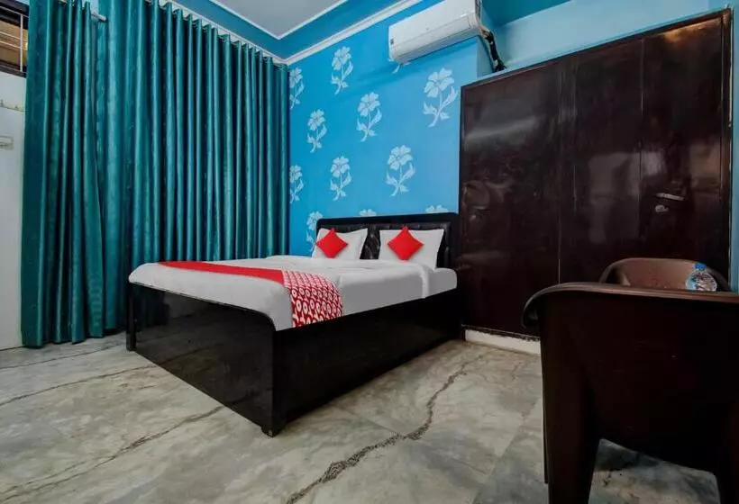 Hotelli Oyo Flagship 81130 Vanya Guest House