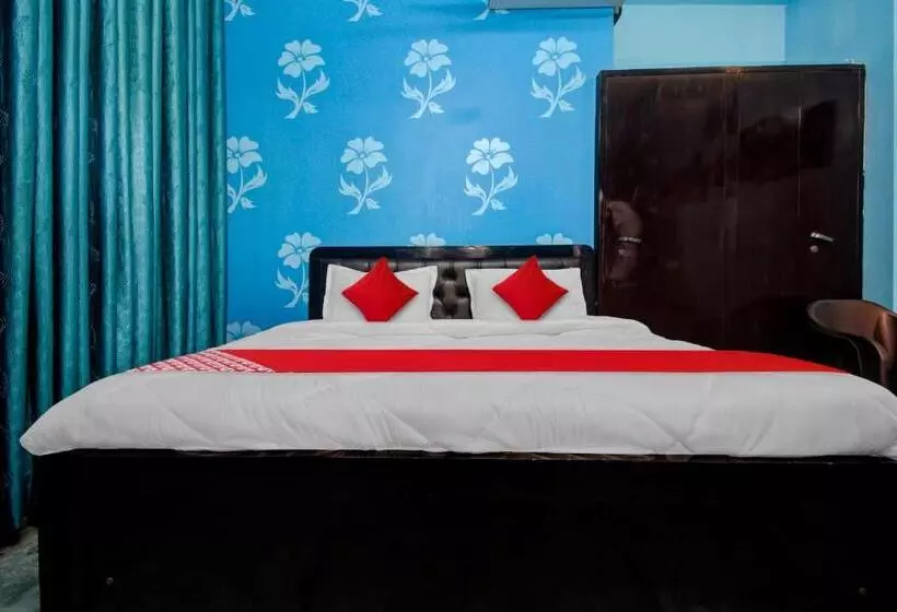 Hotelli Oyo Flagship 81130 Vanya Guest House