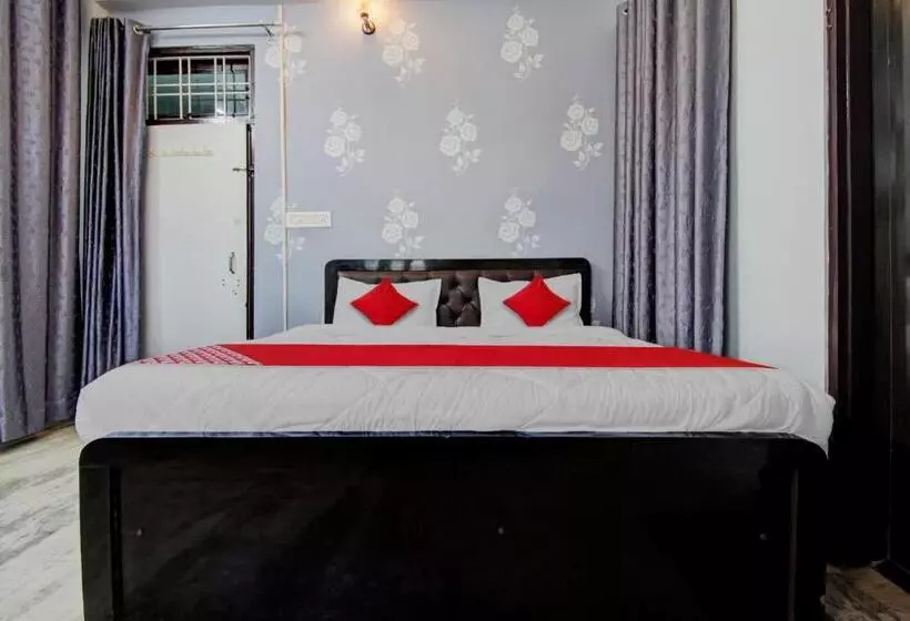 Hotelli Oyo Flagship 81130 Vanya Guest House