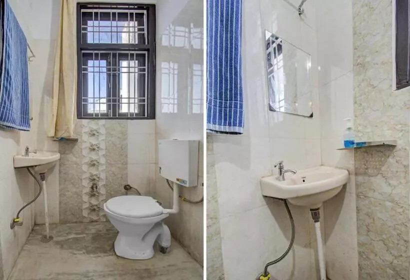 Hotelli Oyo Flagship 81130 Vanya Guest House