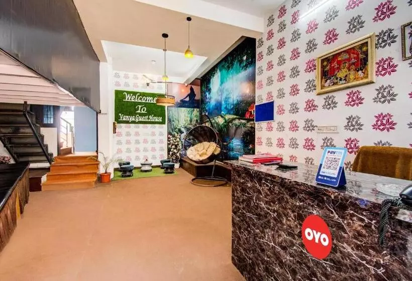 Hotelli Oyo Flagship 81130 Vanya Guest House