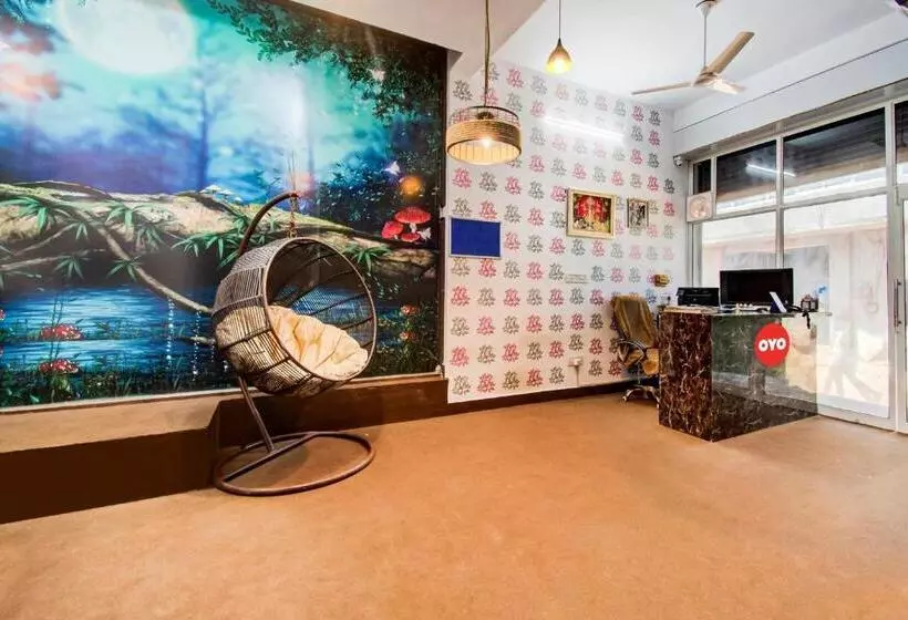 Hotelli Oyo Flagship 81130 Vanya Guest House