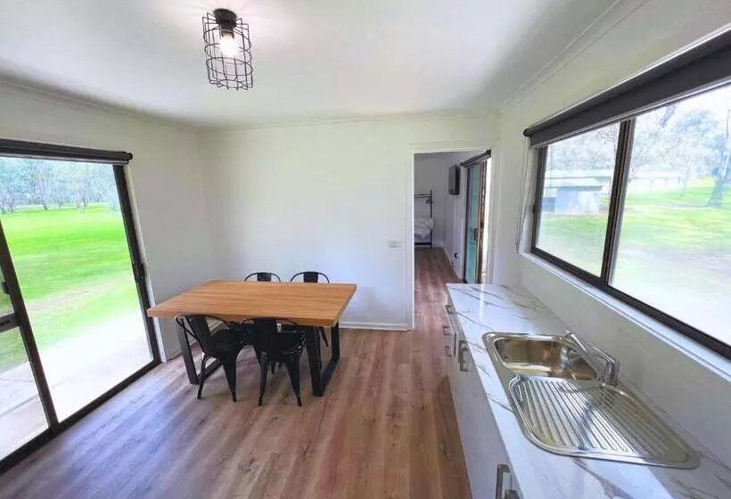 Hotelli The Paddock At Ulupna