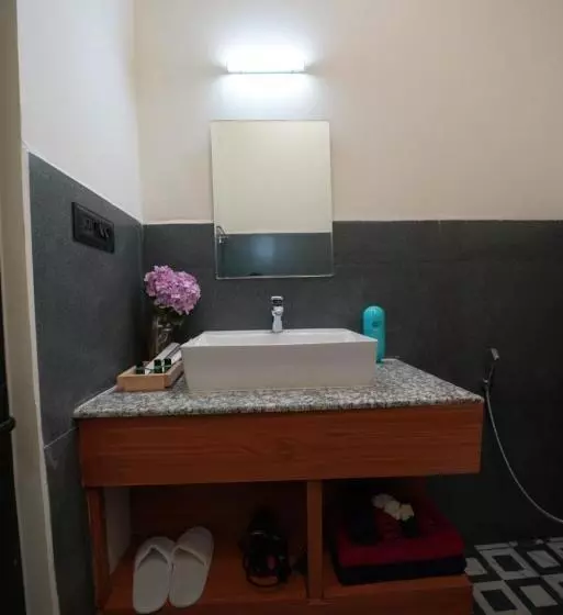 Hotelli The Solace Bir