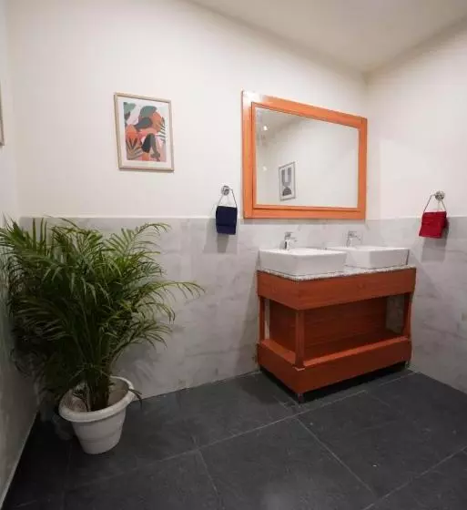 Hotelli The Solace Bir