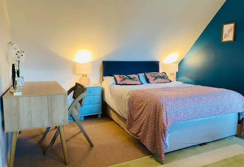 Majatalo Number 2, Spacious Rooms, Near Ironbridge!