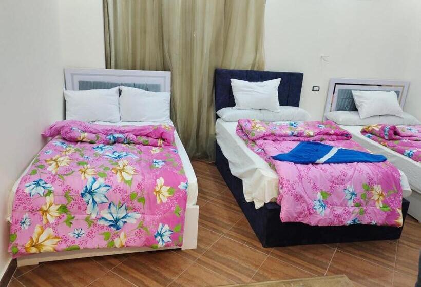 پانسیون Mamado Pyramids View