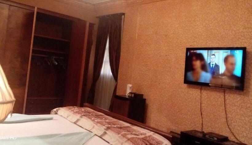 پانسیون Mamado Pyramids View