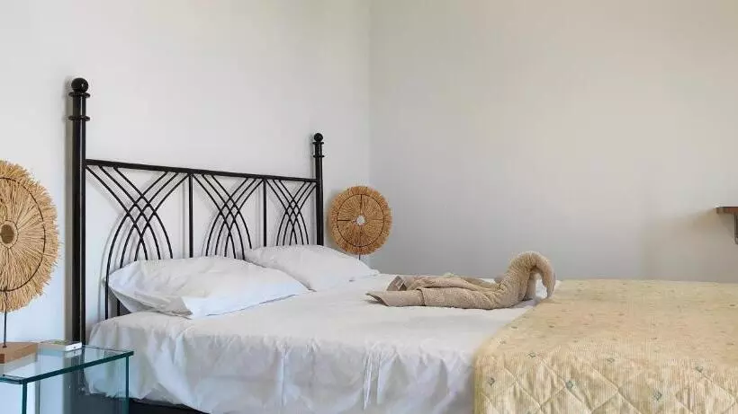 ペンション Villa Tato: Horizon Haven With Panoramic Sea Views In Himare