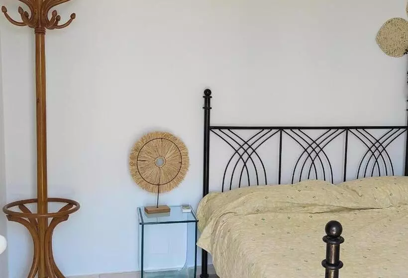 ペンション Villa Tato: Horizon Haven With Panoramic Sea Views In Himare