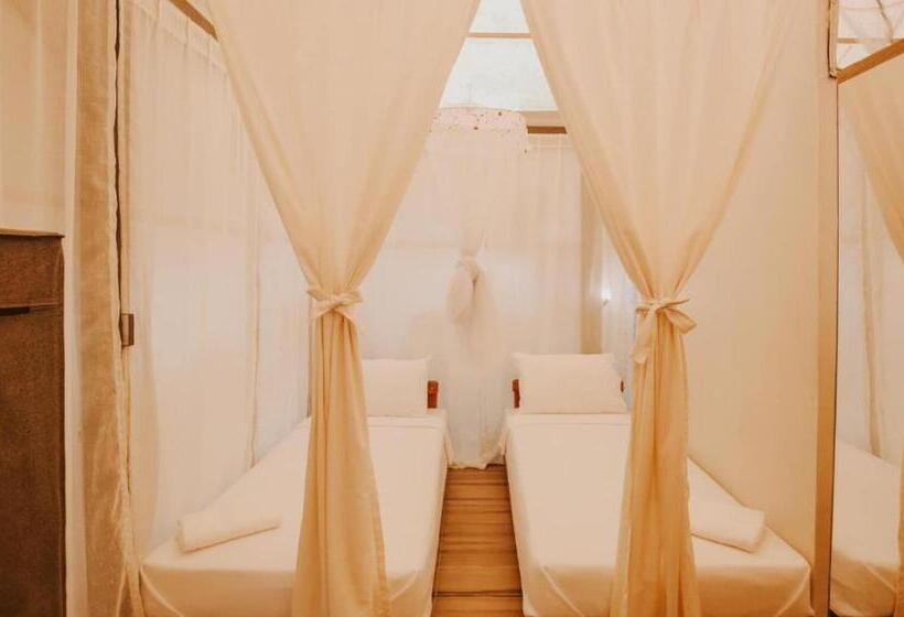 Kurort  Playa La Caleta Bataan