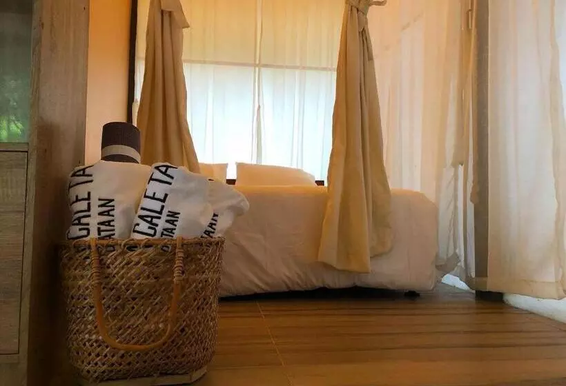 リゾートホテル Playa La Caleta Bataan