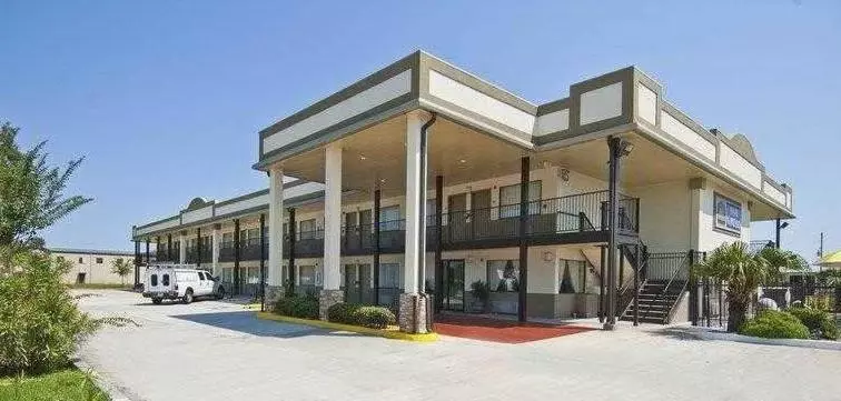 ユースホステル Days Inn By Wyndham Gonzales