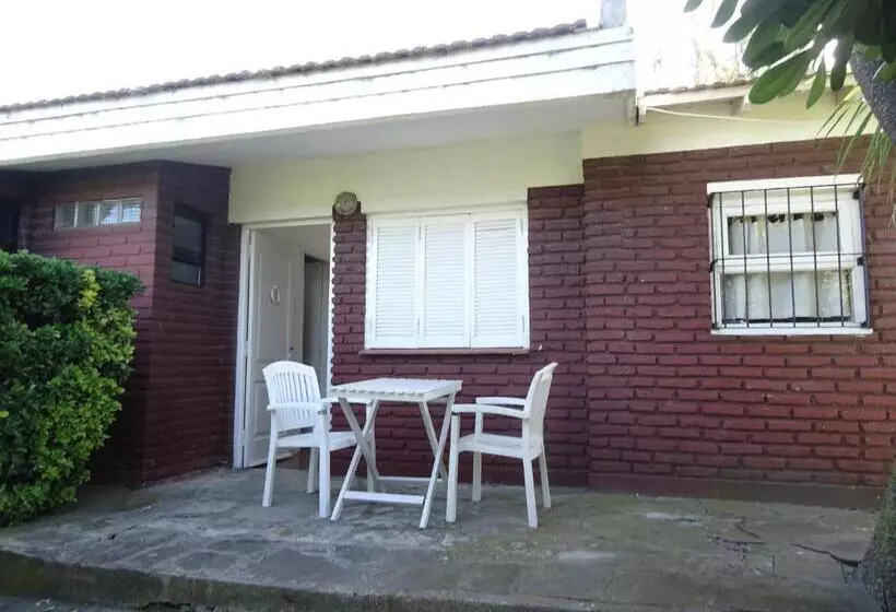 ホテル Bqs House