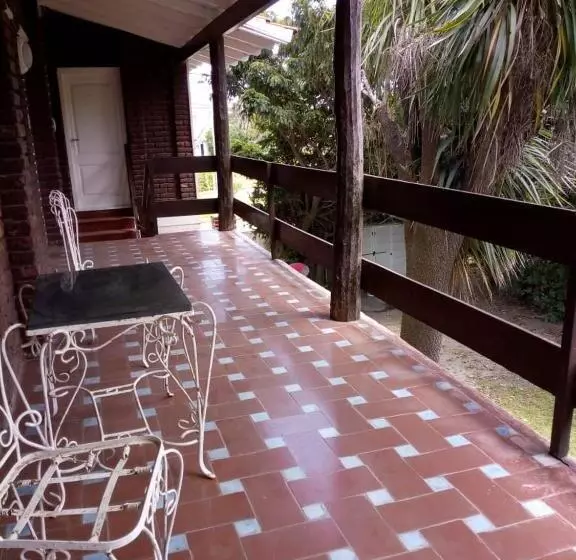 ホテル Bqs House