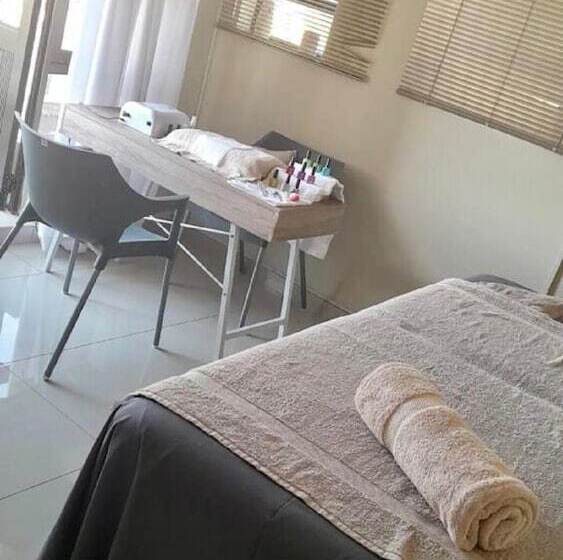 בית מלון כפרי Dineos Lodge And Spa