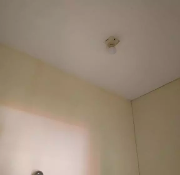 Hotelli Oyo Life 1875 Merah Putih Syariah