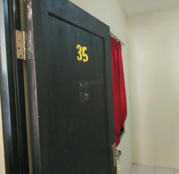 בית מלון כפרי Oyo Life 1875 Merah Putih Syariah