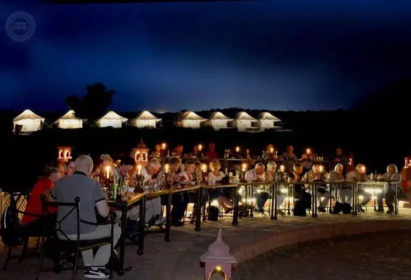 ホテル Raisar Camp